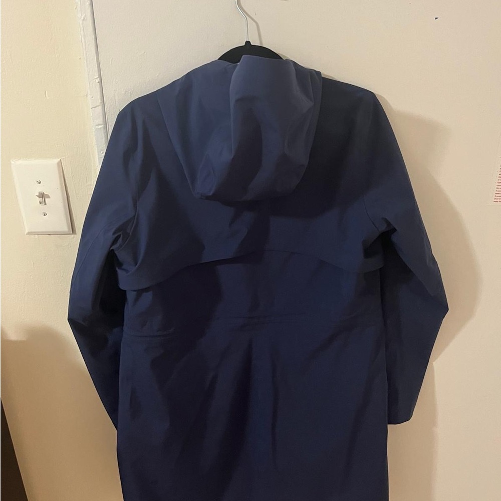 Lululemon Rain Rebel Jacket- Navy Size 6